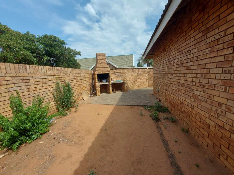 3 Bedroom Property for Sale in Groenvlei Sh Free State